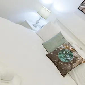 Gzira's Seashore Stayaway Close To Manuel Island Apartment